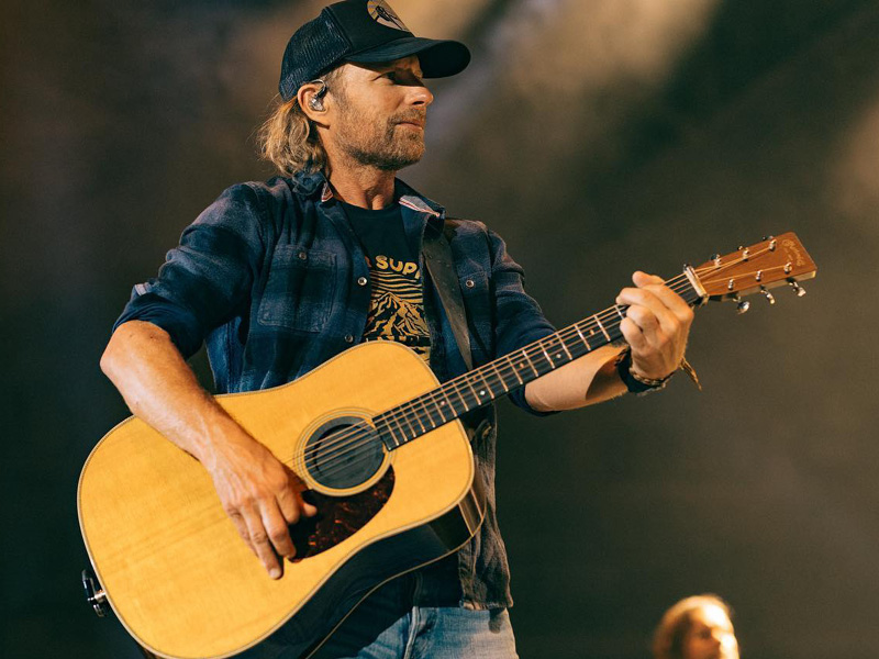 Dierks Bentley: Gravel & Gold Tour with Jordan Davis & Molly Tuttle at Blossom Music Center