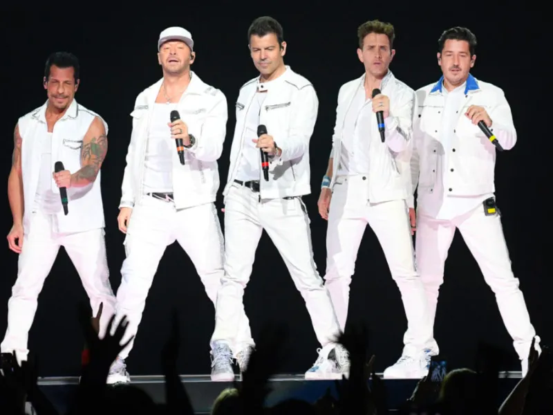 nkotb tour boston